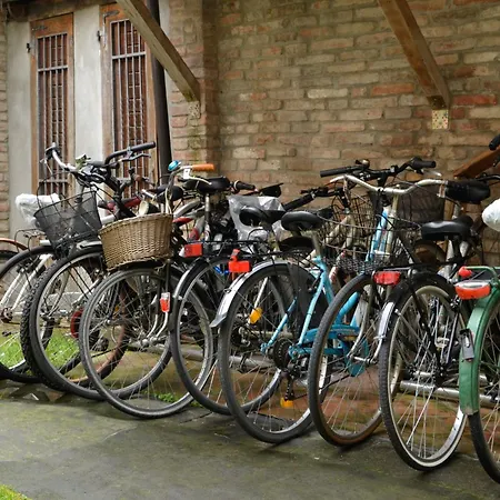 Degli Estensi - In Centro Storico Con Jacuzzi