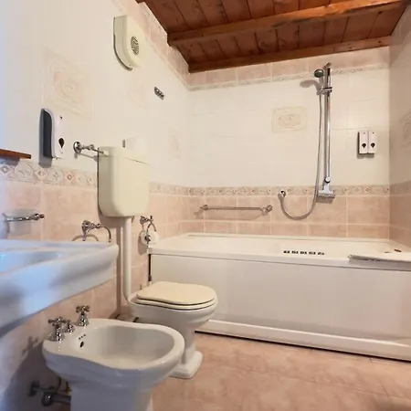 Degli Estensi - In Centro Storico Con Jacuzzi Appartamento Ferrara
