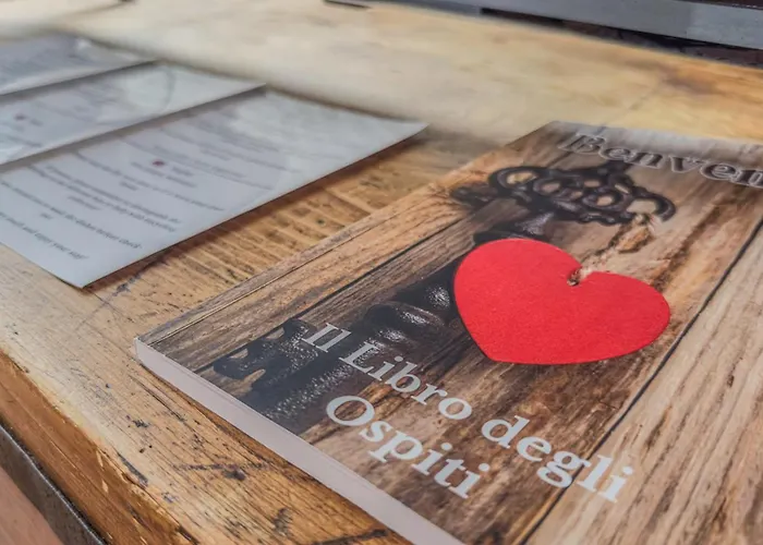 Degli Estensi - In Centro Storico Con Jacuzzi Appartement