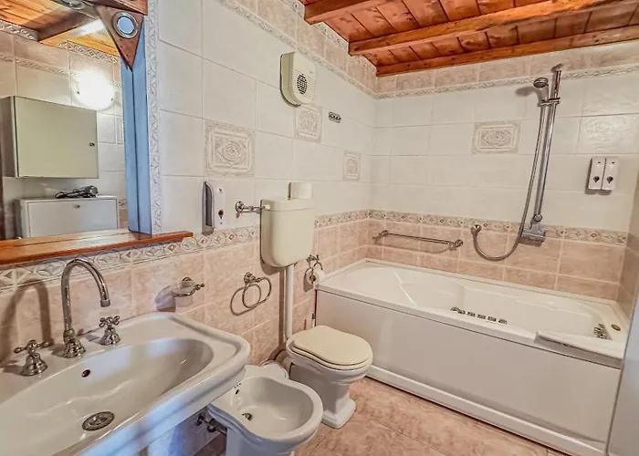 Degli Estensi - In Centro Storico Con Jacuzzi Appartement Ferrara