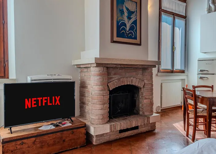 Degli Estensi - In Centro Storico Con Jacuzzi * Ferrara